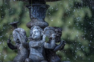 Read more about the article 18 Best Outdoor Water Fountains